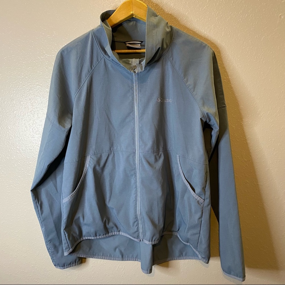 Columbia wind breaker